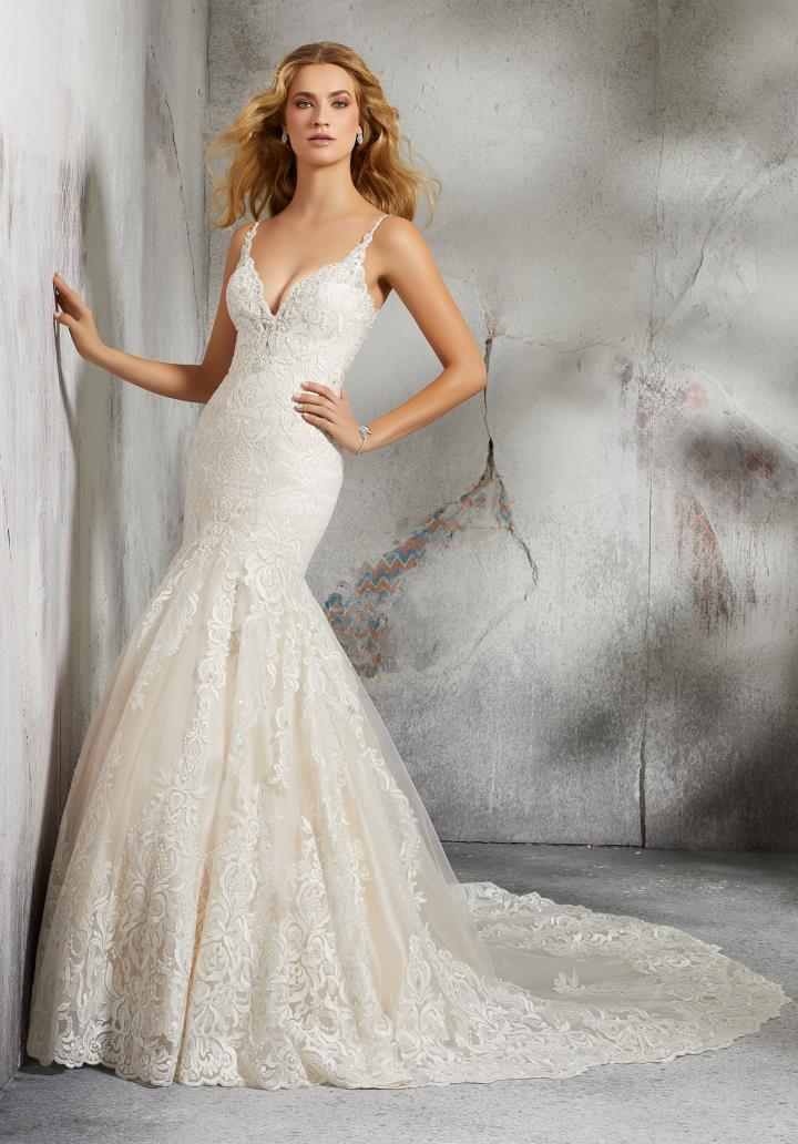 08252 – Concepcion Bridal & Quinceañera Boutique