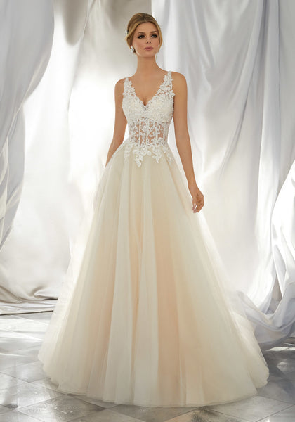 #C6004 - Concepcion Bridal & Quinceañera Boutique