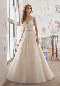 #5510 - Concepcion Bridal & Quinceañera Boutique
