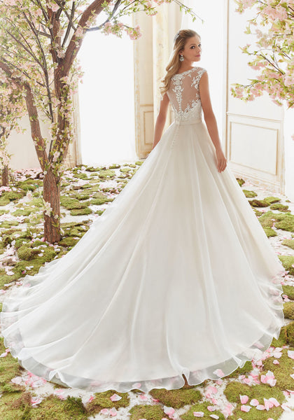 #C6012 - Concepcion Bridal & Quinceañera Boutique